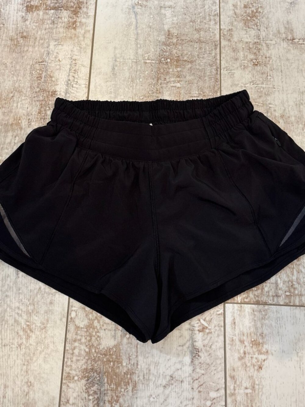 Lululemon Black Hotty Hot Short - Size 6